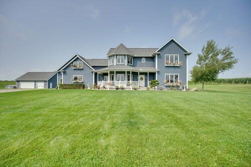 Blue Birds Perch: Stunning Home on Private Hilltop