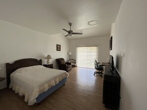 3 habitaciones, escritorio, wifi y ropa de cama