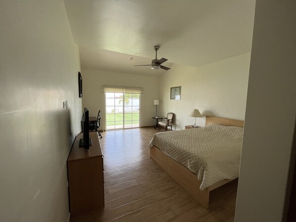 3 habitaciones, escritorio, wifi y ropa de cama