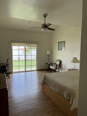 3 habitaciones, escritorio, wifi y ropa de cama