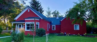 Charming Grandma Chic home in the Wood River Valley steps from the bike path