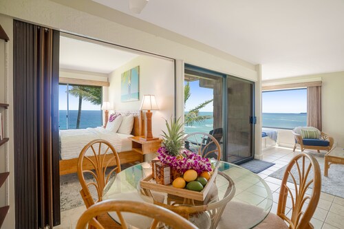 Charming condo with amazing ocean vistas, full kitchen, W/D & sunrise-view lanai