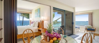 Charming condo with amazing ocean vistas, full kitchen, W/D & sunrise-view lanai