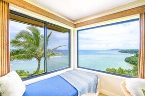 Spa - Charming condo with amazing ocean vistas, full kitchen, W/D & sunrise-view lanai (Princeville)