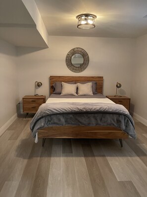 5 bedrooms, desk, iron/ironing board, free WiFi