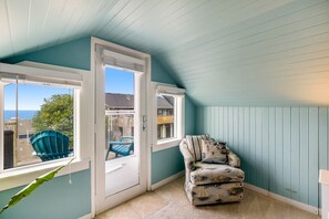 TV, fireplace, DVD player