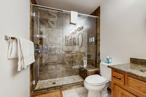 Towels - Ski-in, Ski-Out Beaver Creek Penthouse w/Fast WiFi, Shared Hot Tub, & Fireplace (Beaver Creek)