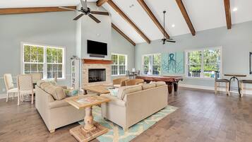 TV, fireplace
