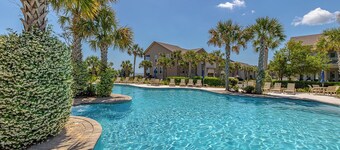 Garden Cottage 23 - Beautifully decorated cottage close to pool and beach!