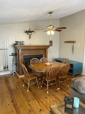 Dining - Minutes from Mammoth Cave and Nolin Lake! (Mammoth Cave)