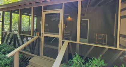 Minutes from Mammoth Cave and Nolin Lake!