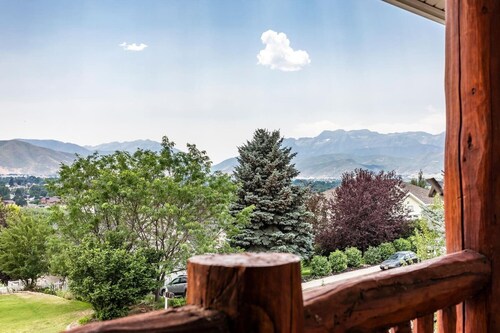 Family Reunion Lodge | Mountain Views! Hot Tub
