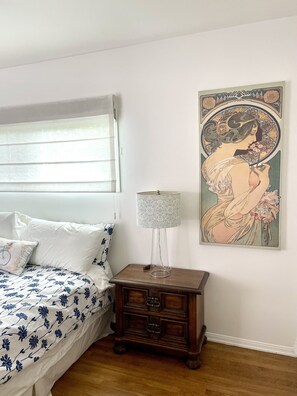 3 bedrooms, premium bedding, desk, blackout curtains