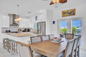 Luokittelematon kuva, 5 kautta 50, painike