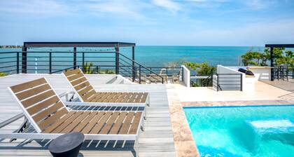 Oceanfront Sunset Gecko Condo - Ground Floor 1A