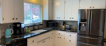 Centrally Located in the Heart of Wine Country! 