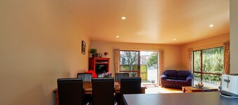 Spacious 1 bedroom Cottage