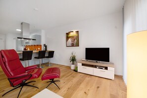 Interior - Holiday Apartment at the "Gustavsburg" Castle with Wi-Fi & Terrace (Homburg)