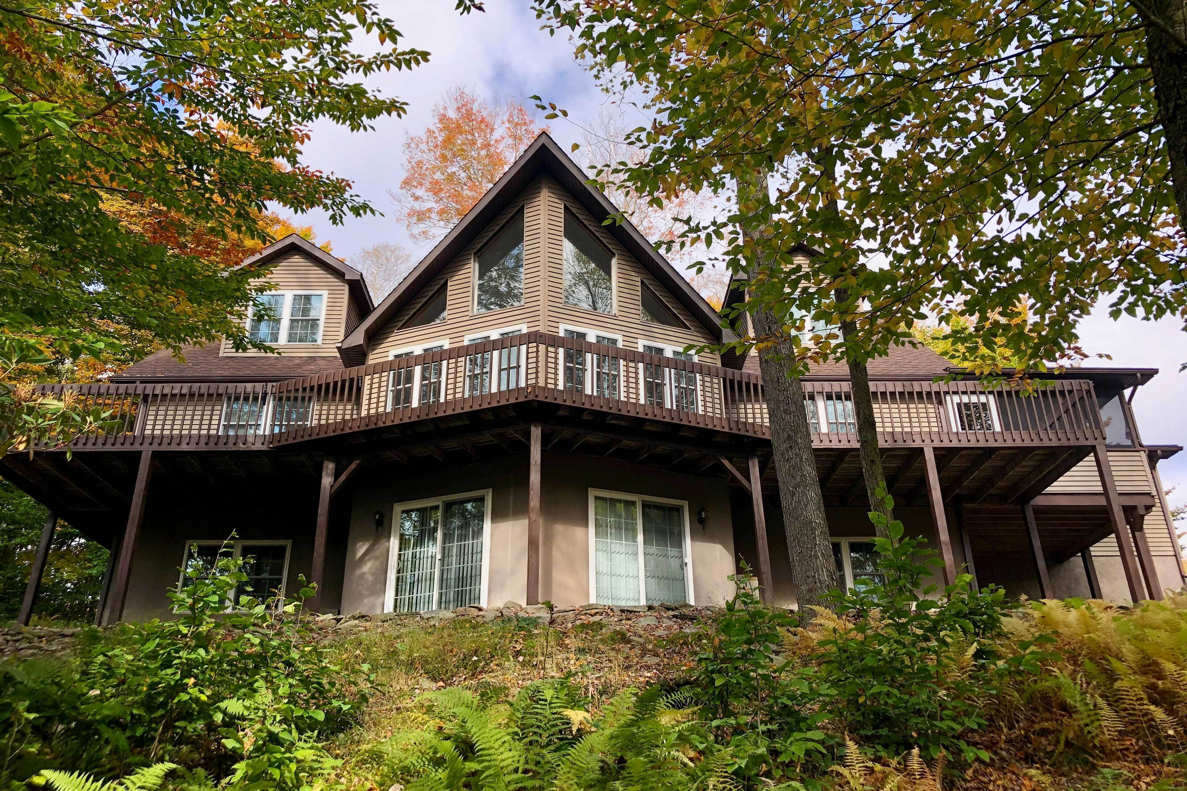 Big Bass Lake House w/ Grill - Steps to River!