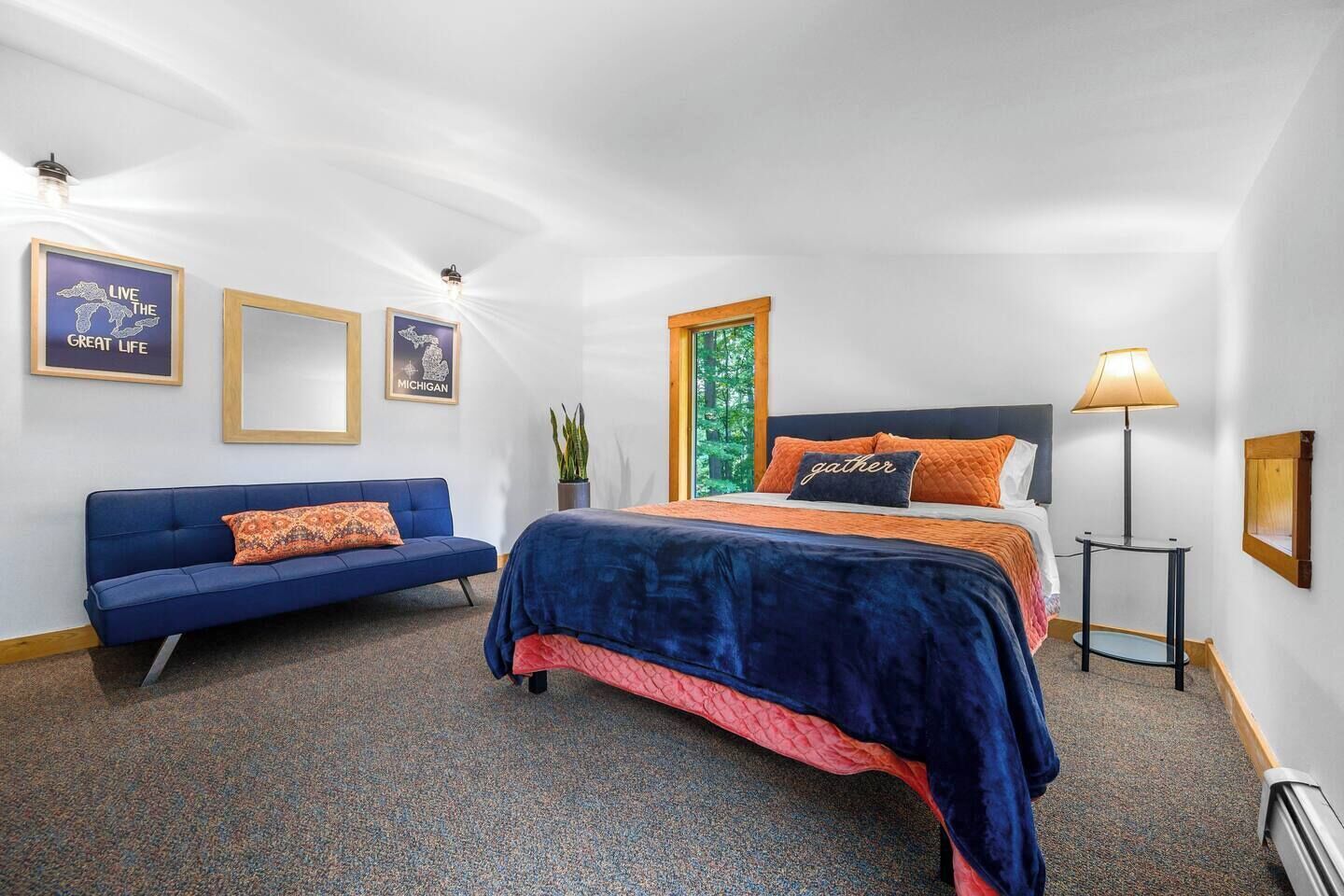 2 bedrooms, iron/ironing board, travel cot, free WiFi
