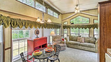 TV, fireplace, DVD player, stereo