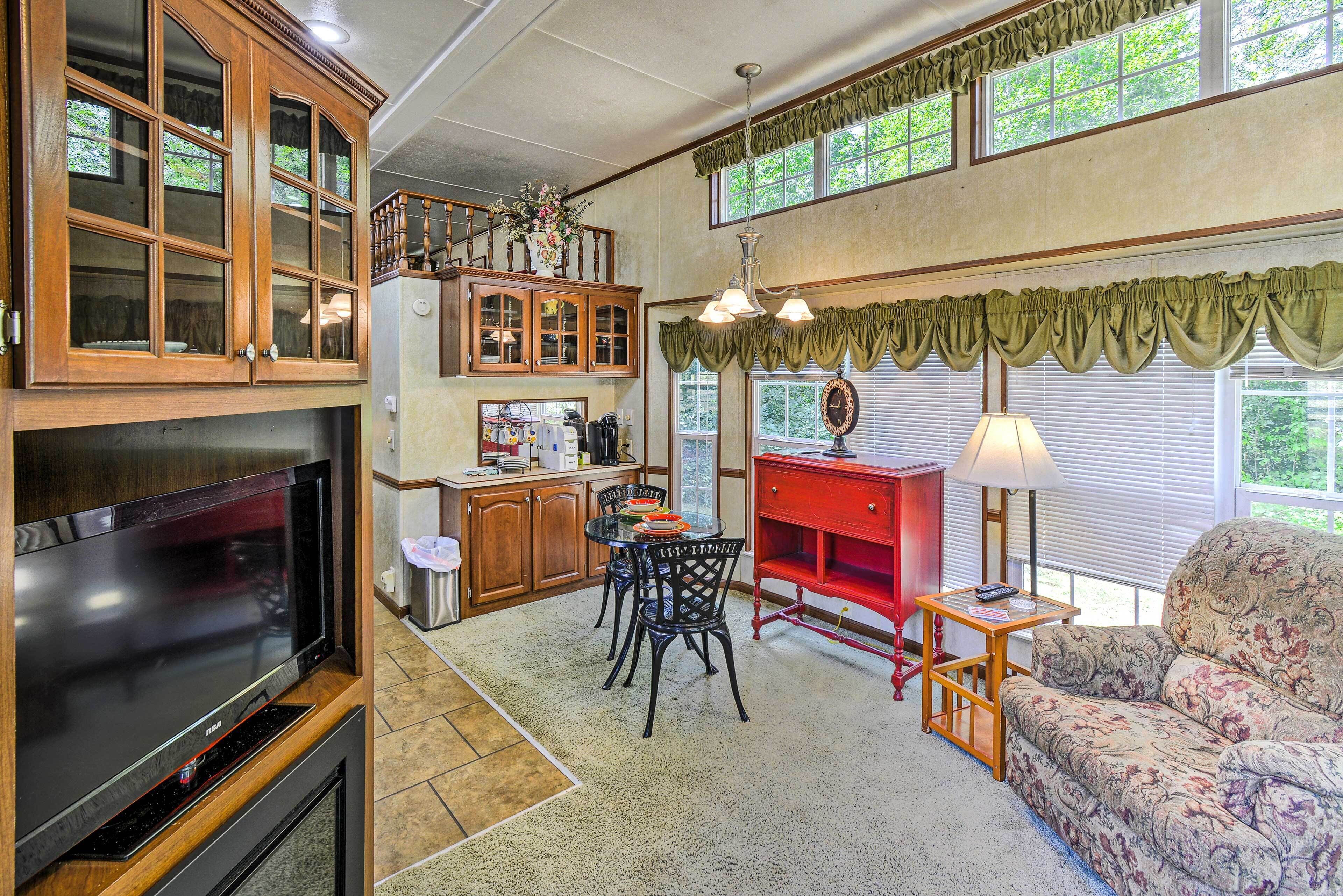 Cozy Gig Harbor Cottage ~  2 Mi to Case Inlet!