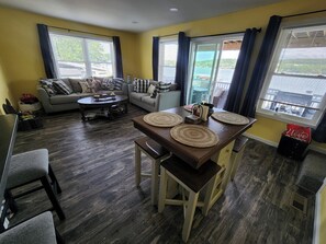 Interior - The Tipsy Fish-Dog-friendly, Hot Tub, direct lakefront on Beautiful Waneta Lake! (Hammondsport)