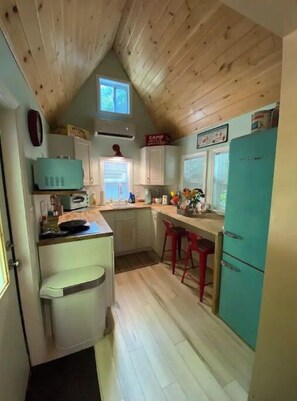 Fridge, microwave, coffee/tea maker, toaster