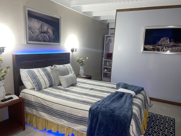 1 soverom, strykejern/-brett, wi-fi (inkludert) og sengetøy