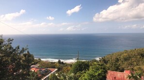 Utsikt mot strand/hav