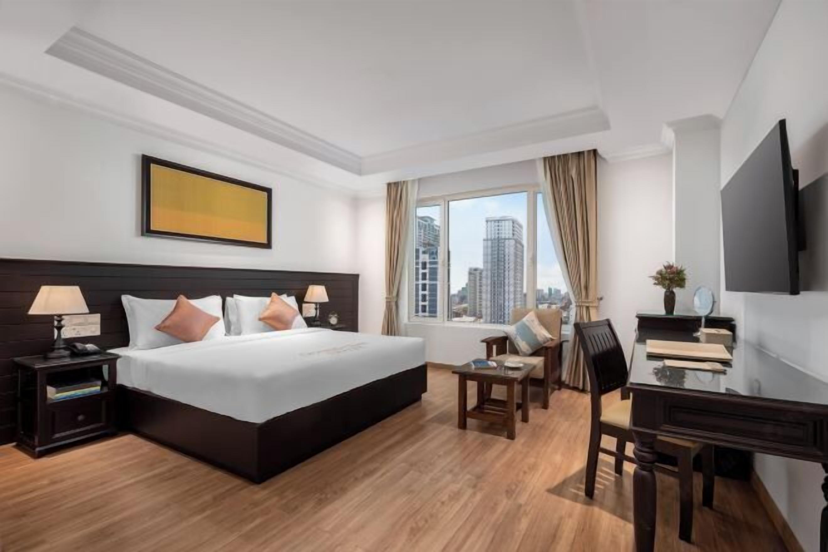 Minibar, in-room safe, desk, laptop workspace