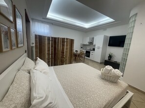 1 chambre, fer et planche à repasser, lit parapluie, Wi-Fi gratuit