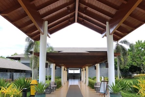 Exterior - Cocoons Club Laiya (San Juan)