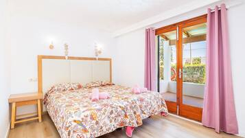 1 bedroom, free WiFi, bed sheets