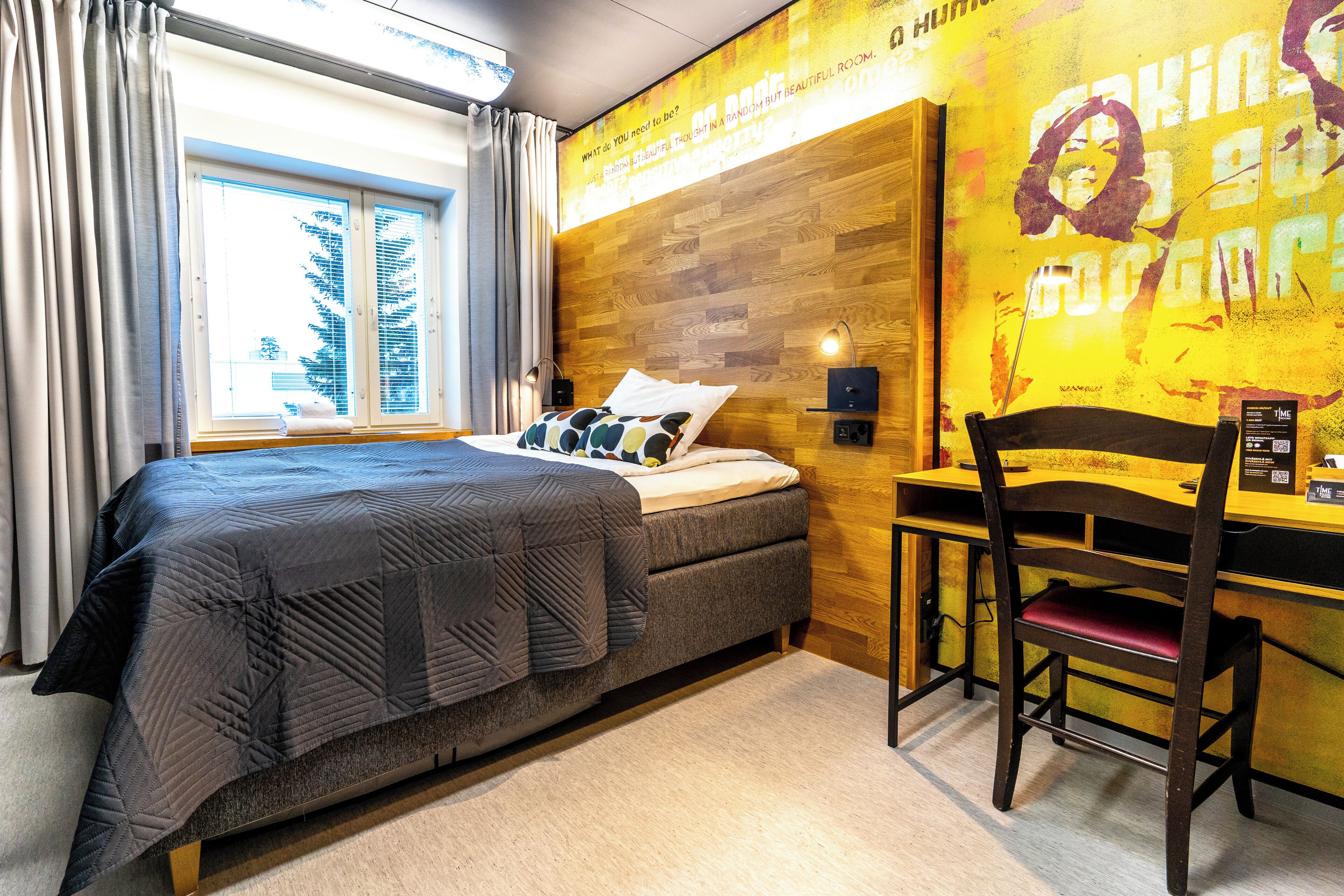 Double Room, 1 Queen Bed, Shared Bathroom