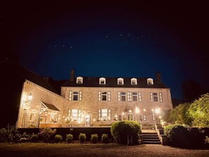 Exterior - Castle in Ferrières with Pond Garden (Ferrieres)