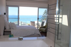 4 bedrooms, iron/ironing board, travel cot, WiFi - The Luxury Penthouse of Callala Beach (Callala Beach)