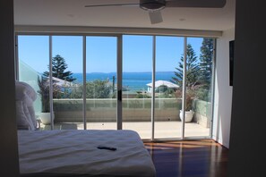 4 bedrooms, iron/ironing board, travel cot, WiFi - The Luxury Penthouse of Callala Beach (Callala Beach)