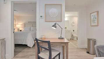 1 bedroom, desk, WiFi, bed sheets