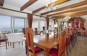 In-room dining - Rockhaven on the Beach (Cape Town)