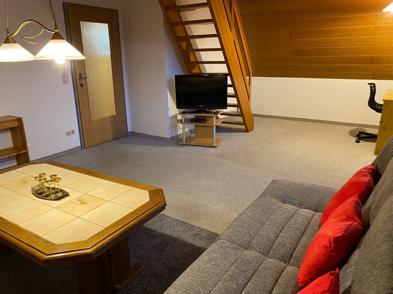 Smart-TV, Bücher, Arbeitsbereiche