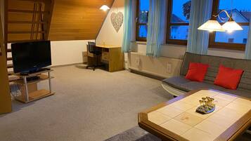 Smart-TV, Bücher, Arbeitsbereiche