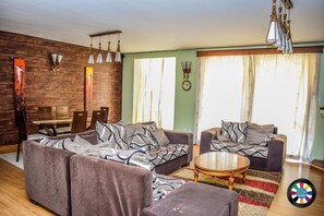 Living area - Premium apartment on Riverside Drive - room 2 (Nairobi)
