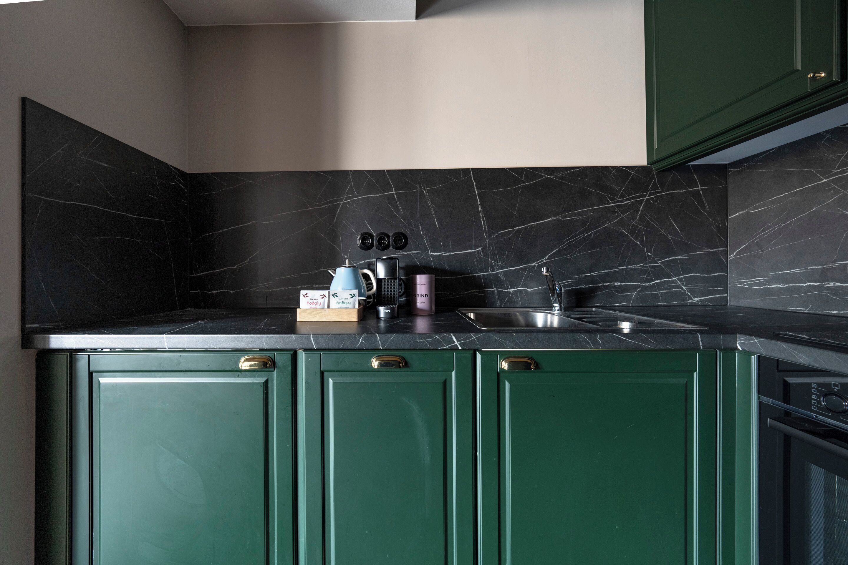 signature studio, 1 queen bed with sofa bed, kitchen | private kitchenette | coffee/tea maker, electric kettle