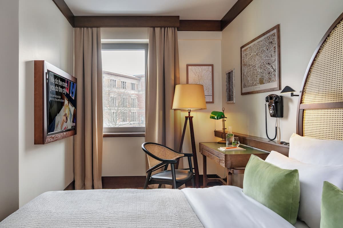 Standard Room, 1 Queen Bed | Premium bedding, memory-foam beds, in-room safe, desk