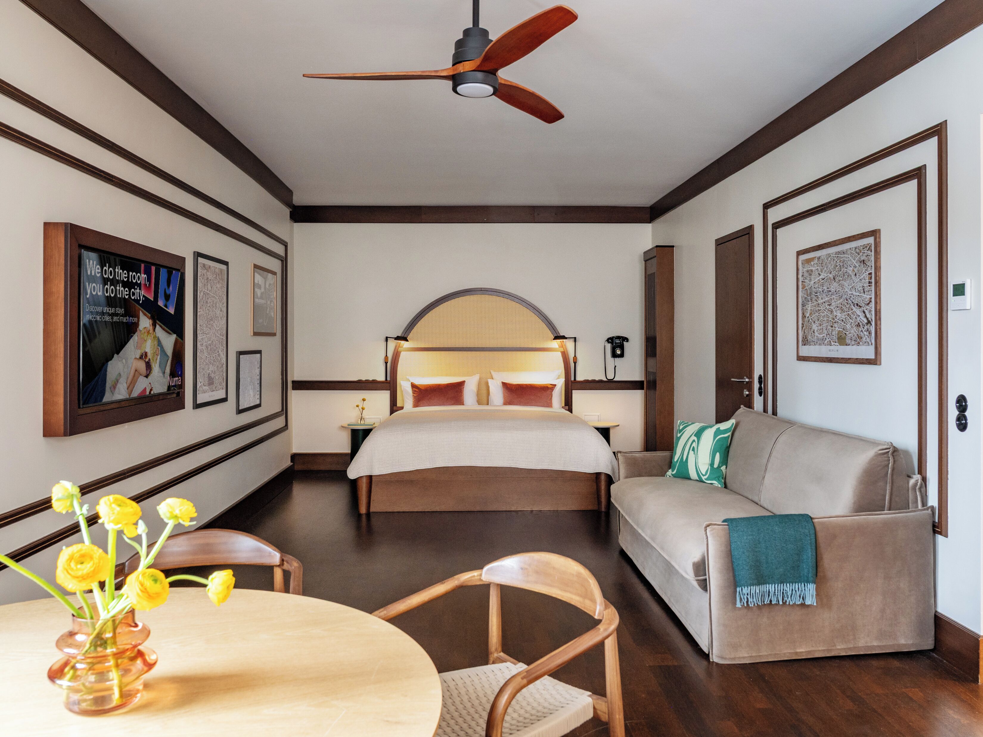 Signature Studio, 1 Queen Bed with Sofa bed, Kitchen