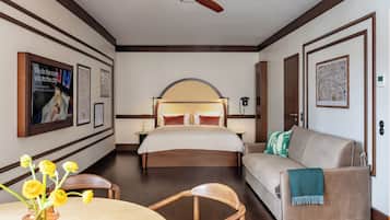 Signature Studio, 1 Queen Bed with Sofa bed, Kitchen