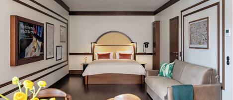 Signature Studio, 1 Queen Bed with Sofa bed, Kitchen