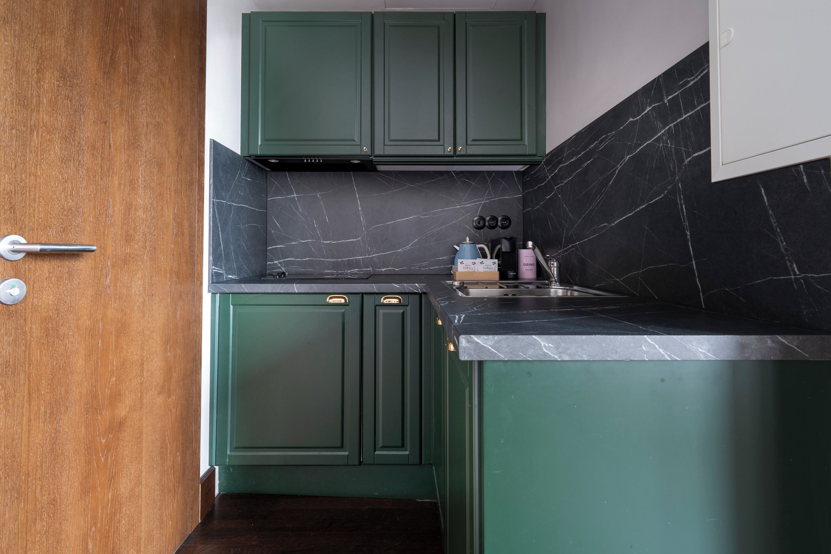 grand studio, kitchen | private kitchen | coffee/tea maker, electric kettle