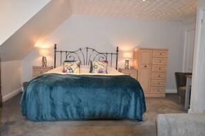 Deluxe Apartment | 1 bedroom, hypo-allergenic bedding, individually decorated - Brampton Luxury Annexe Apartment (Huntingdon)